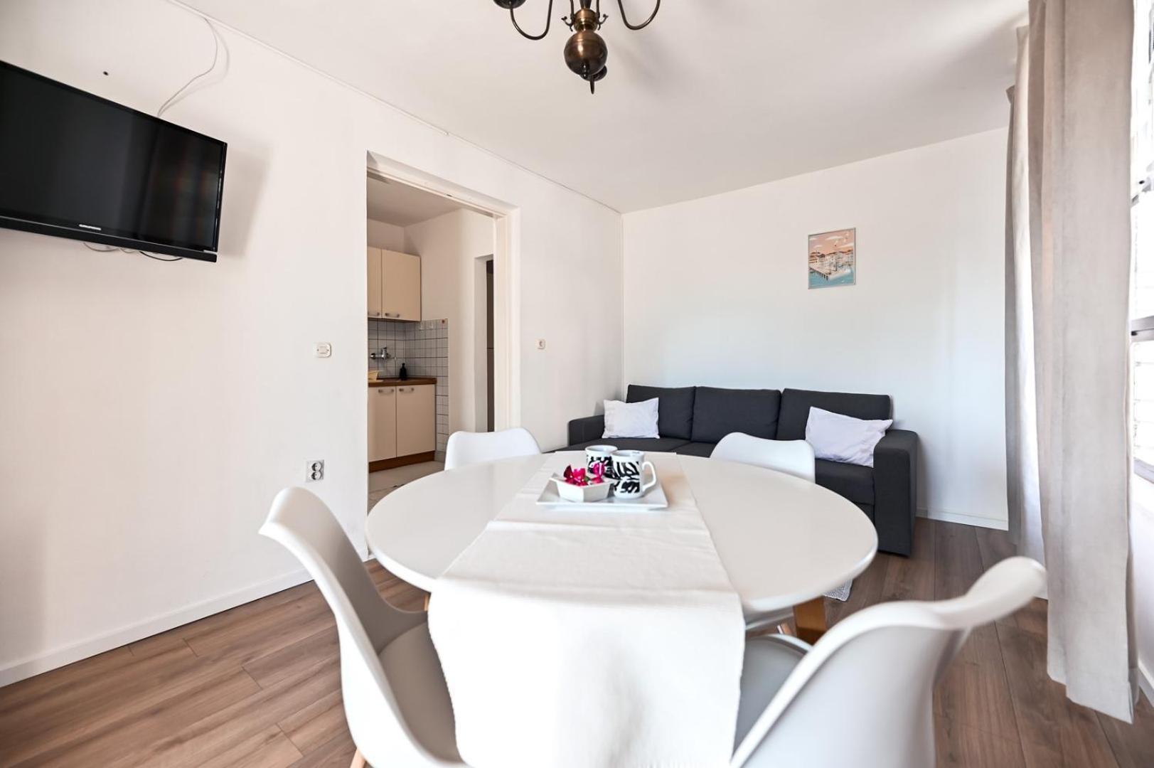 Apartment Rajna ビオグラード・ナ・モル エクステリア 写真