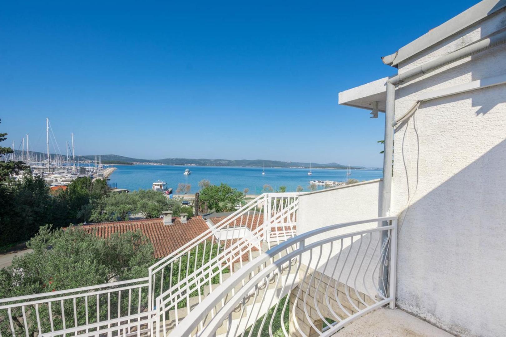 Apartment Rajna ビオグラード・ナ・モル エクステリア 写真