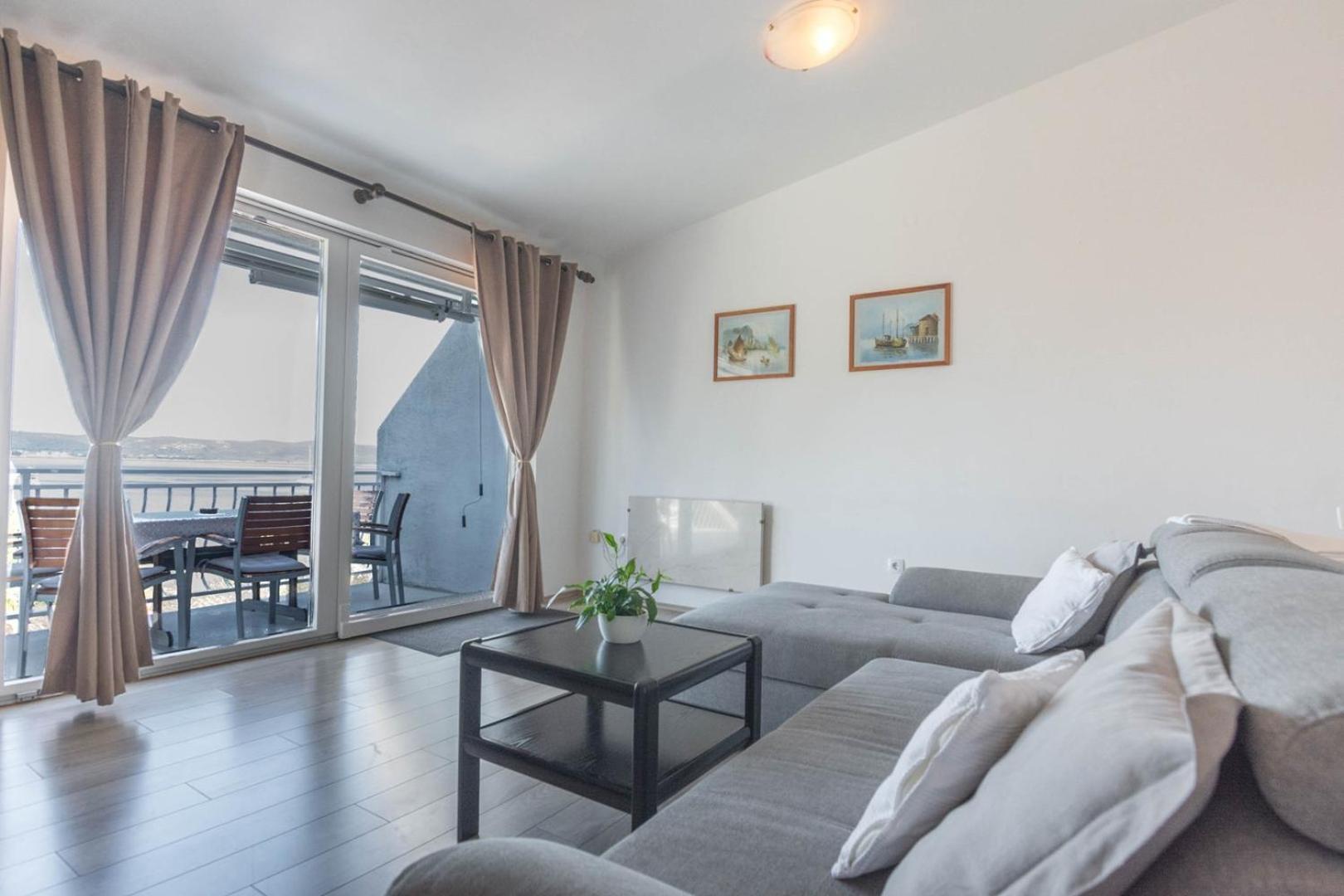 Apartment Rajna ビオグラード・ナ・モル エクステリア 写真