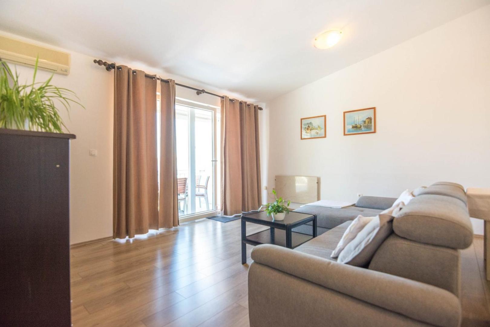 Apartment Rajna ビオグラード・ナ・モル エクステリア 写真